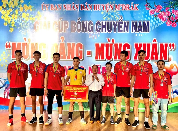 Huyện M’Drắk tổ chức thành công Giải cúp bóng chuyền nam mừng Đảng, mừng Xuân Quý Mão 2023